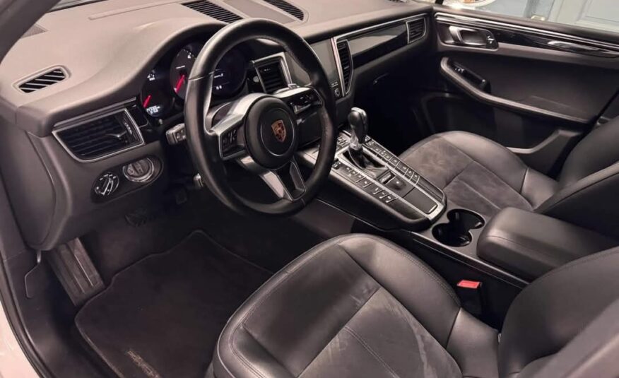 Porsche Macan S