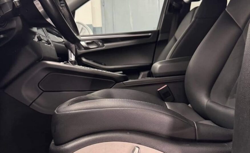 Porsche Macan S