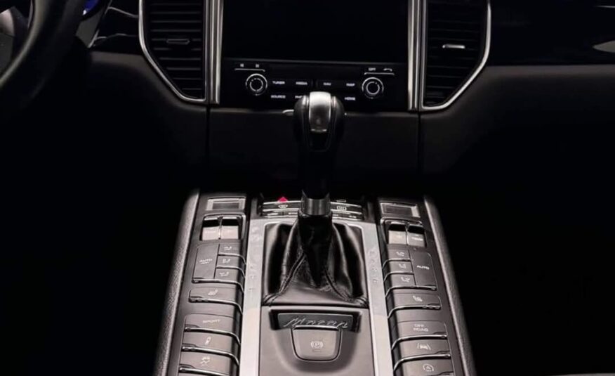 Porsche Macan S