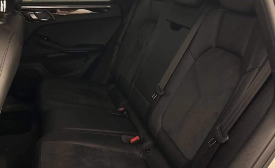 Porsche Macan S