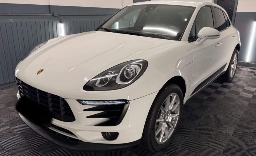 Porsche Macan S