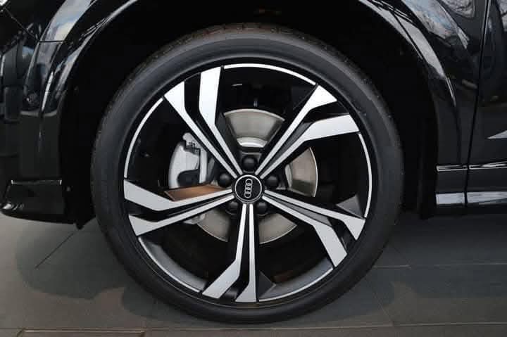 Audi Q3 2.0 200HP sportback